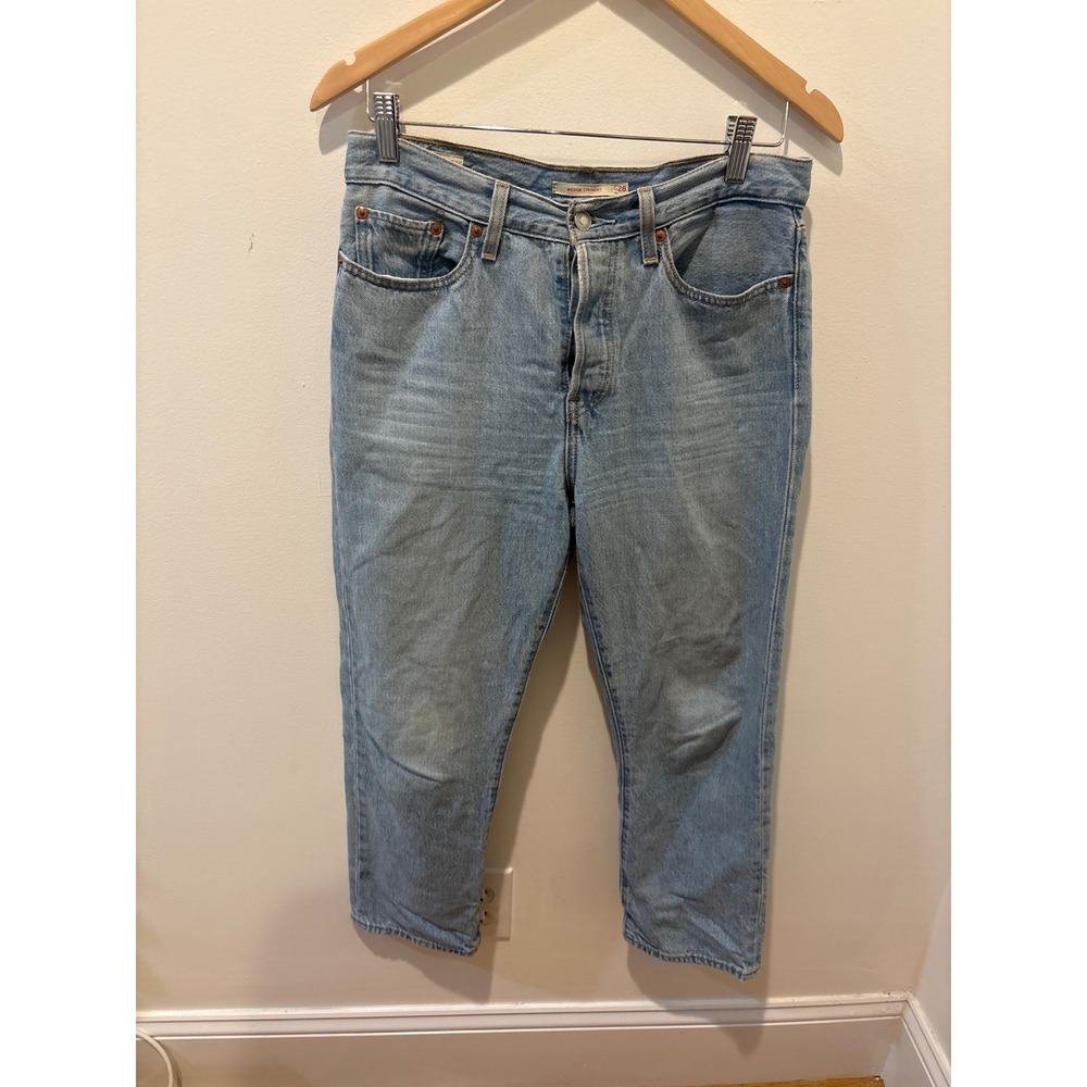 Levis Wedgie Straight Light Wash High Rise Button Fly Cotton Jeans Size 28